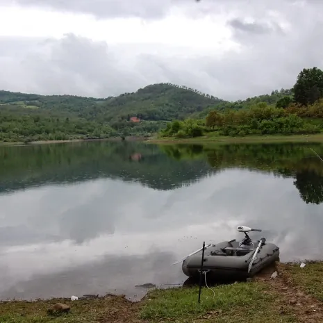 Dann an einen See bei Florenz, an dem...