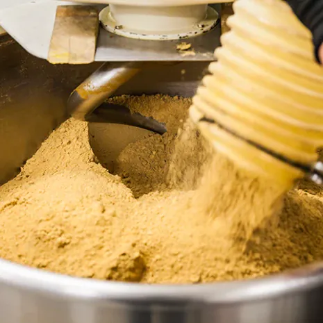Der Feed-Grade Fruit Boilie ist ein purer Futterboilie und basiert auf dem originalen Feed-Grade Fish Mix. Produktion der Feed-Grade Fruit Range.