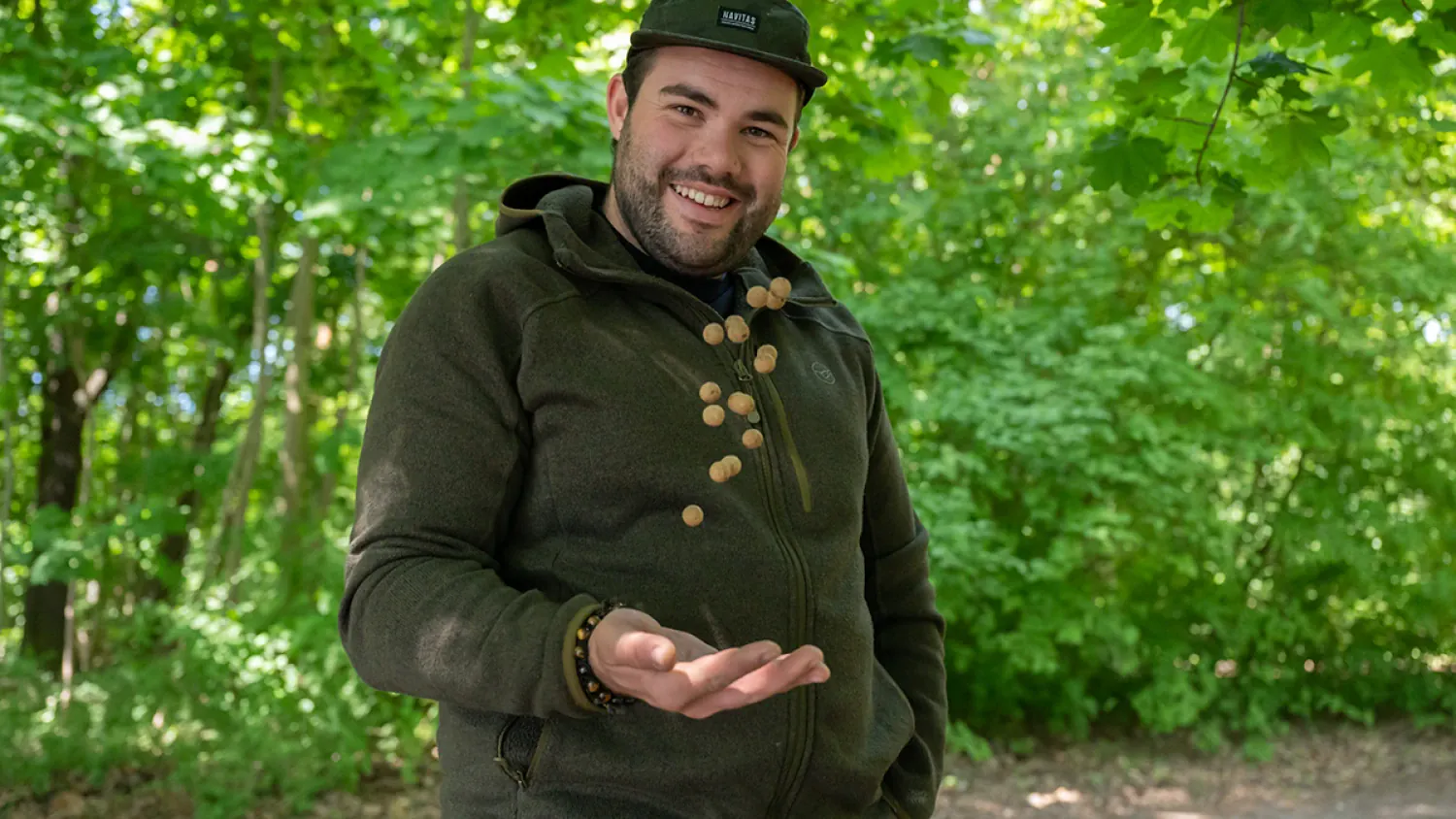 Marco Lückenhaus mit Dynamite Baits Monster Tiger Nut Boilies.