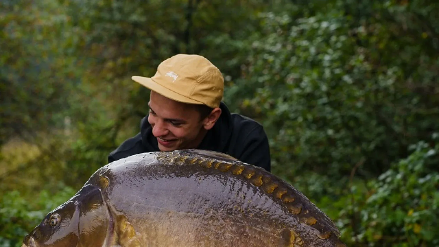Thilo Schulze mit Spiegelkarpfen