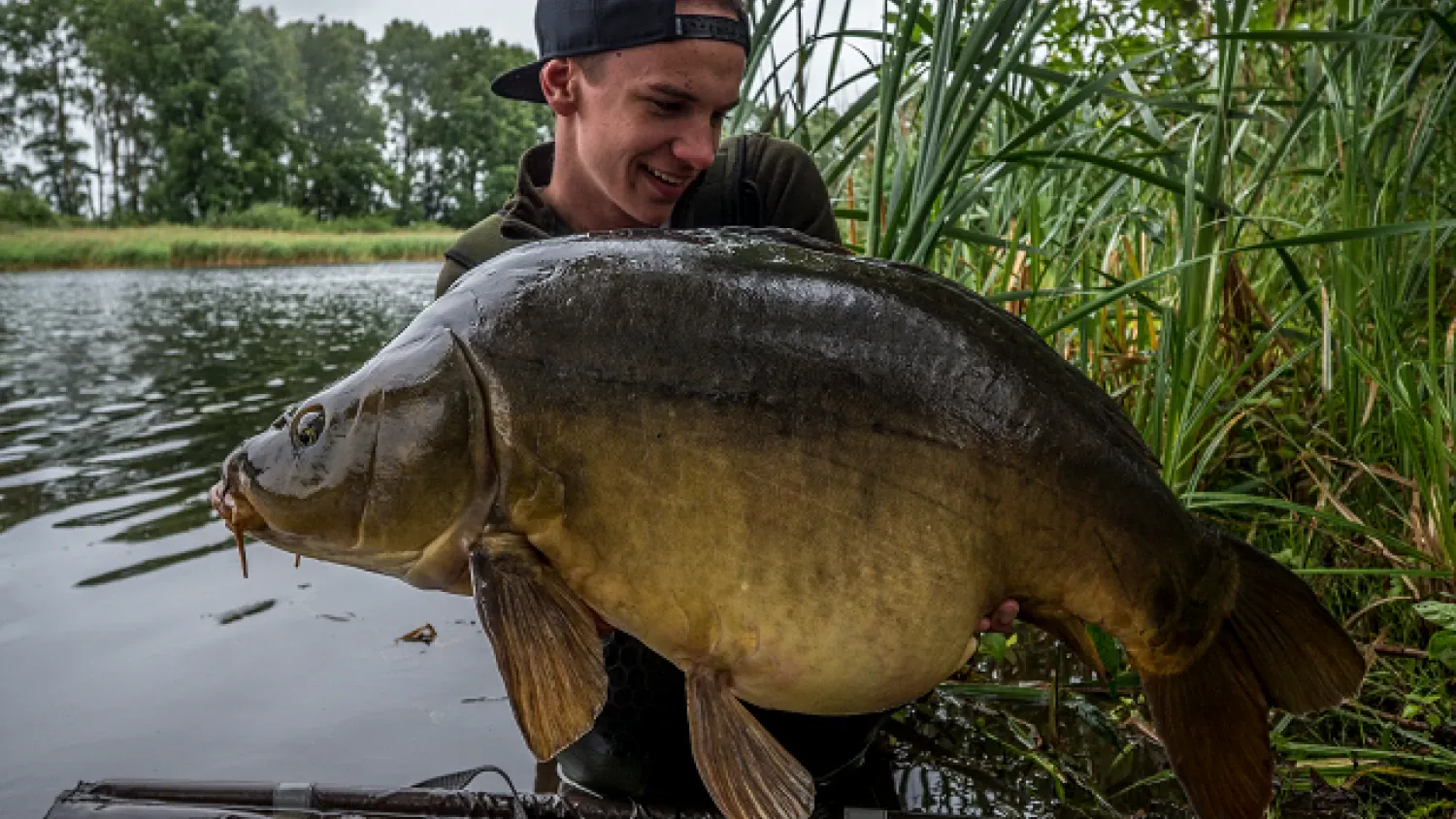 Thilo Schulze mit Spiegelkarpfen