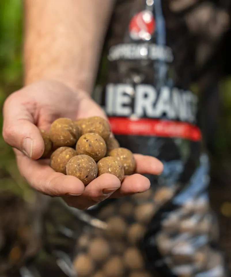Eine Handvoll Supreme Rambazamba Boilies.