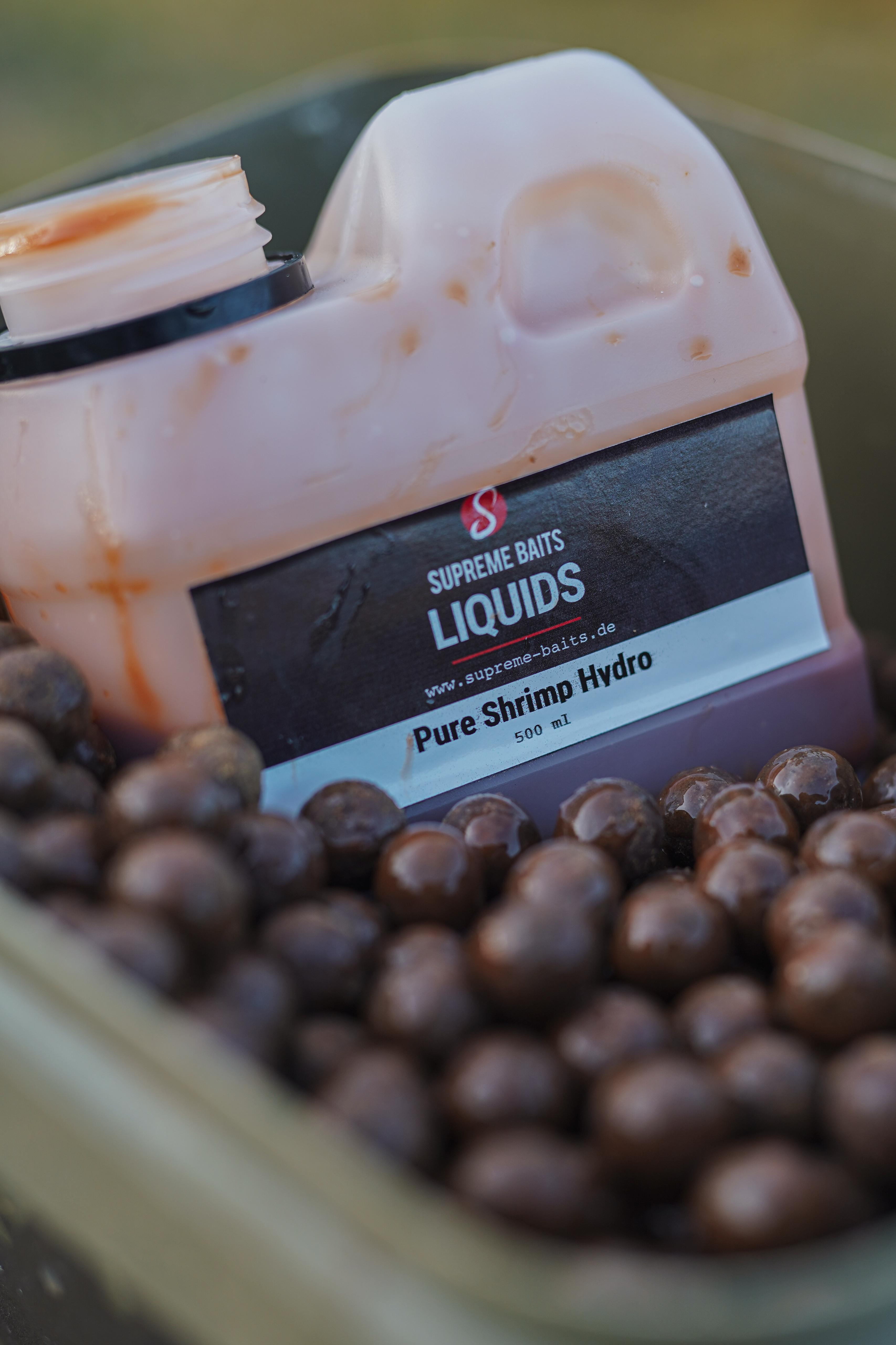 Das Pure Shrimp Hydrolysate harmoniert gut mit den SupZym+ Fish Boilies. Supreme Baits Pure Shrimp Hydrolysate und SupZym+ Fish Boilies.