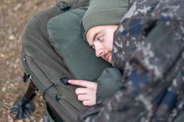Für kalte Nächte: Nash Heated Blanket. Nash MF60 Indulgence 5 Season SS3 MKII mit Heated Blanket.