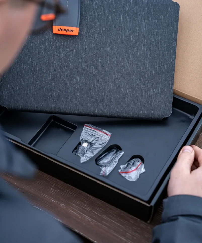 Lieferumfang Solarpanel im Deeper CHIRP+ 3 Power Bundle. 