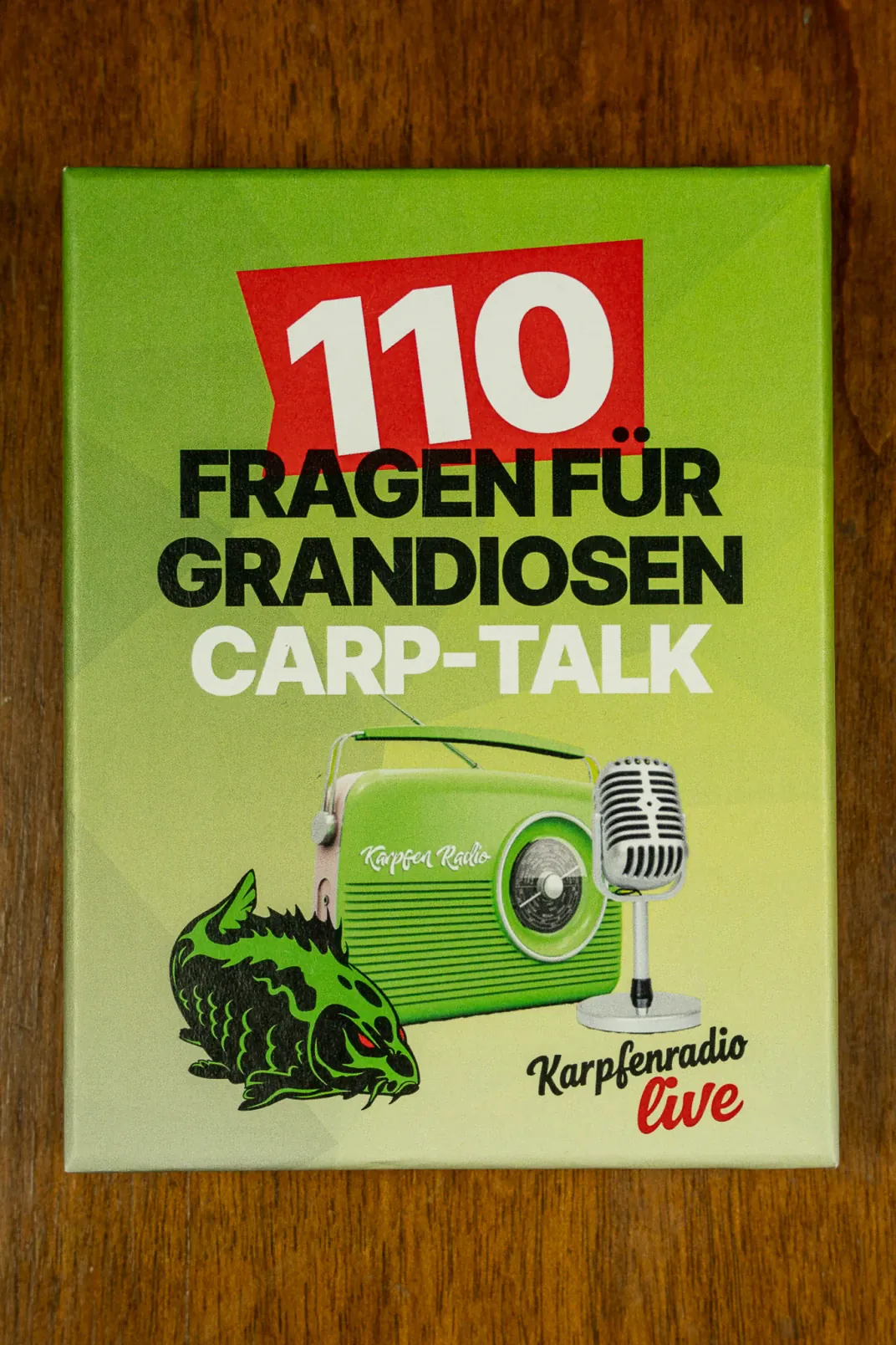 Carpzilla Kartenspiel Karpfenradio live Schachtel.