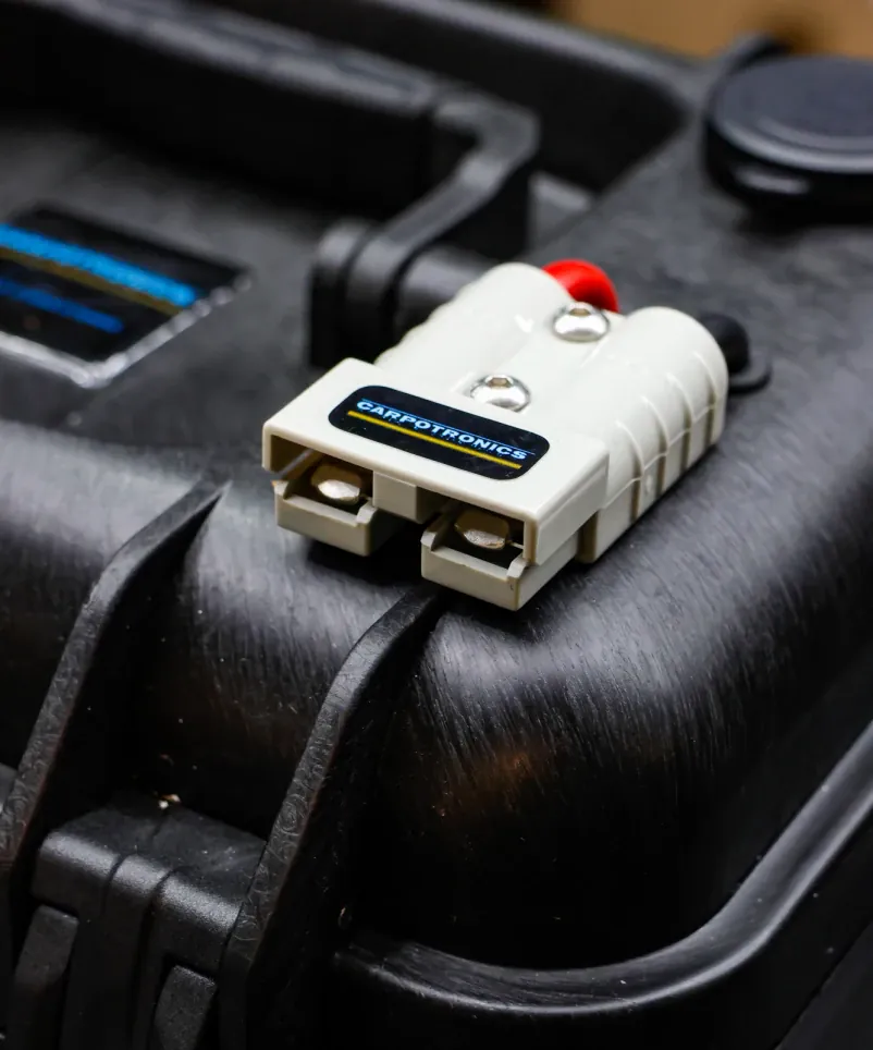 Carpotronics LiFePO4 100Ah Powerbox Anderson Stecker.