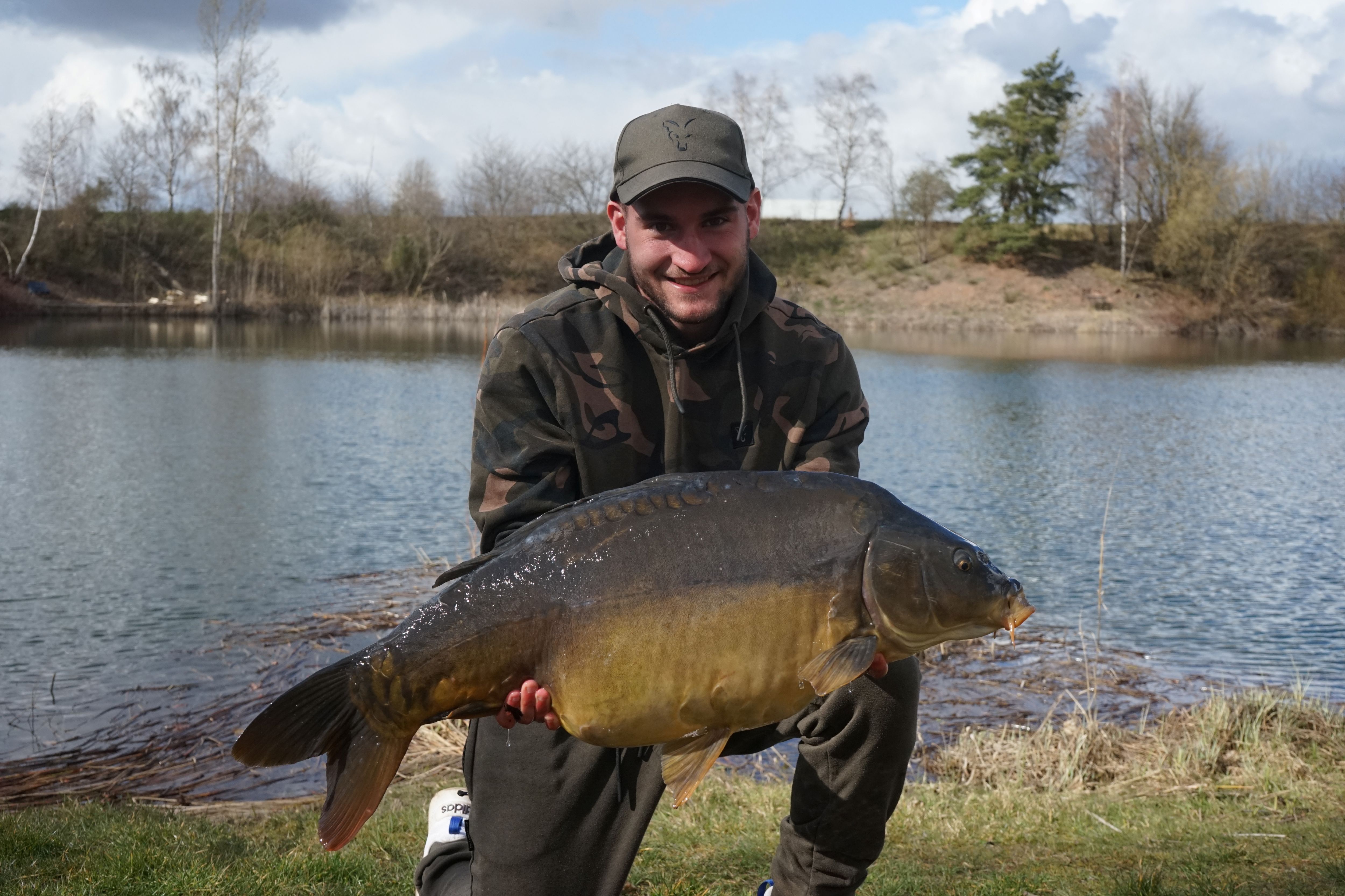 Tim Barnewald mit Spiegelkarpfen