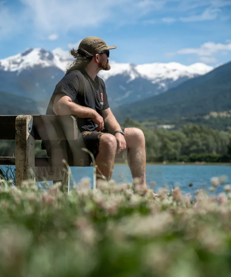 Mark Dörner genießt das französische Alpenpanorama.
