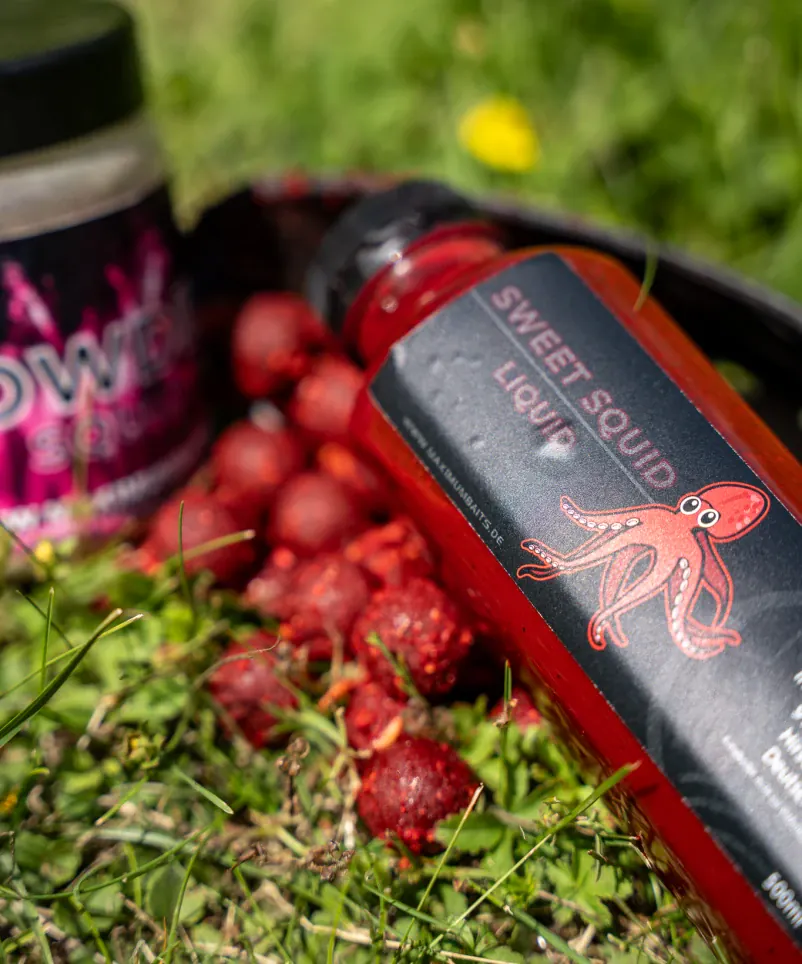 Maximumbaits Sweet Squid Liquid, Boilies und Powder.