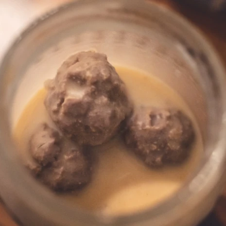 9. Die übrig gebliebenen Klopse des Abendmahls in ein Glas füllen... KARSTENS ZELTKÜCHE - Königsberger Klopse mit Salzkartoffeln