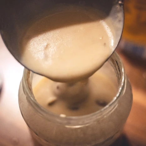 ...mit Sauce bedecken, zuschrauben... KARSTENS ZELTKÜCHE - Königsberger Klopse mit Salzkartoffeln