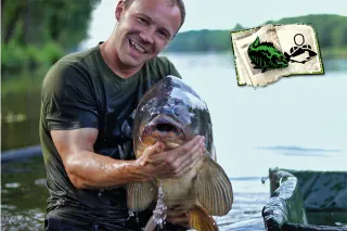 Marcel Basanello mit Spiegelkarpfen